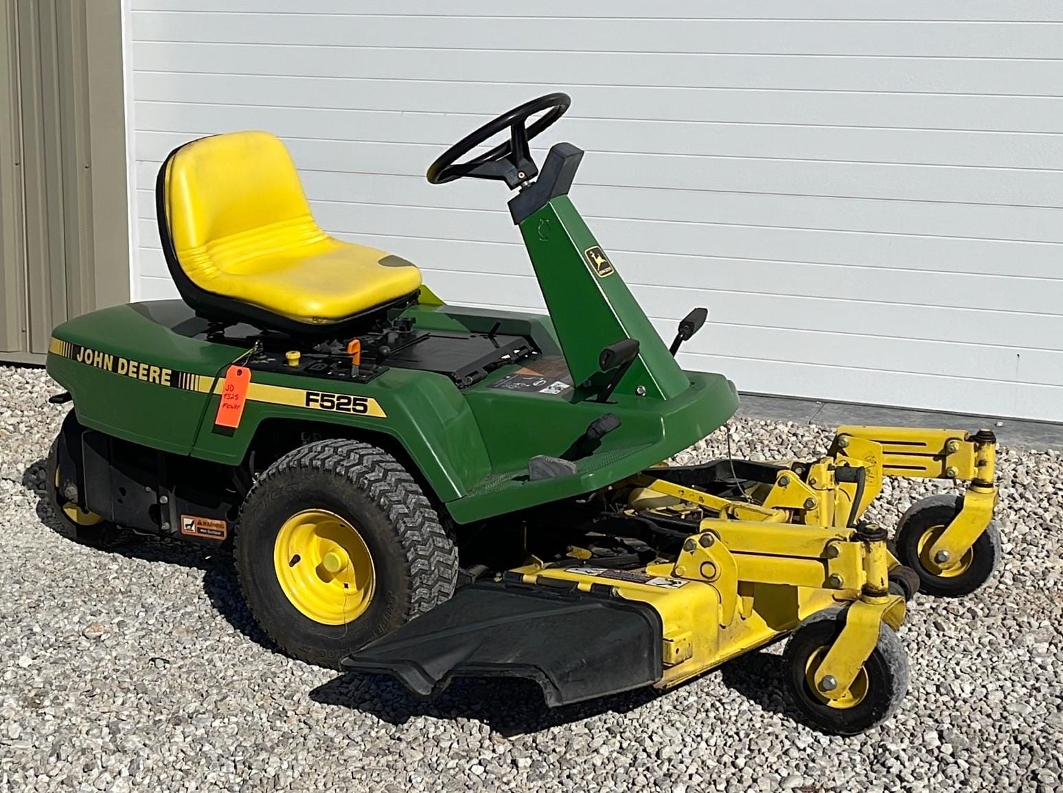 Main image John Deere F525