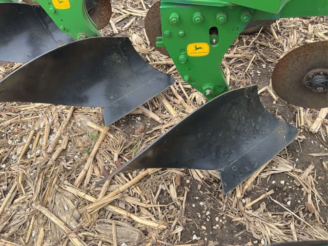 Image of John Deere F690H equipment image 4