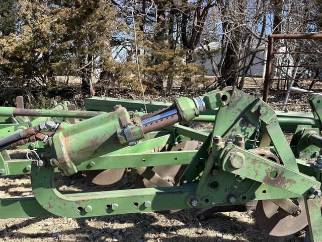 Image of John Deere F680A equipment image 2