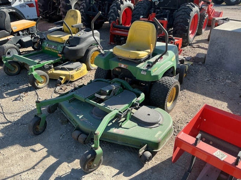 John Deere F687 Equipment Image0