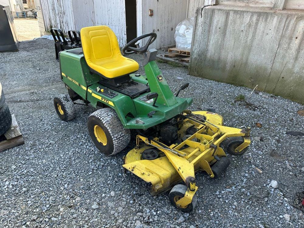 Main image John Deere F710