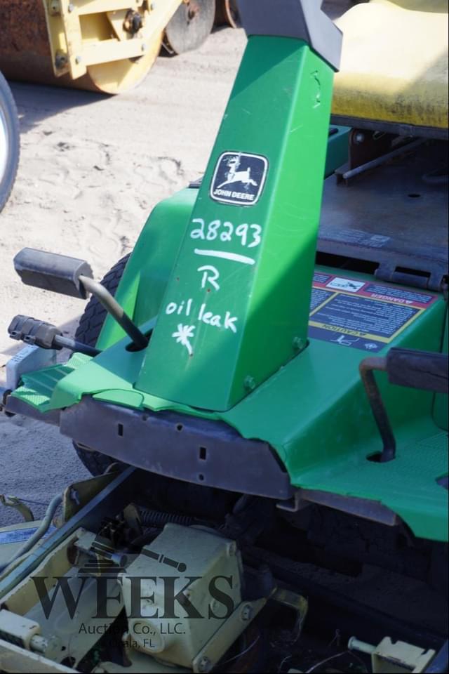 Image of John Deere F725 equipment image 1