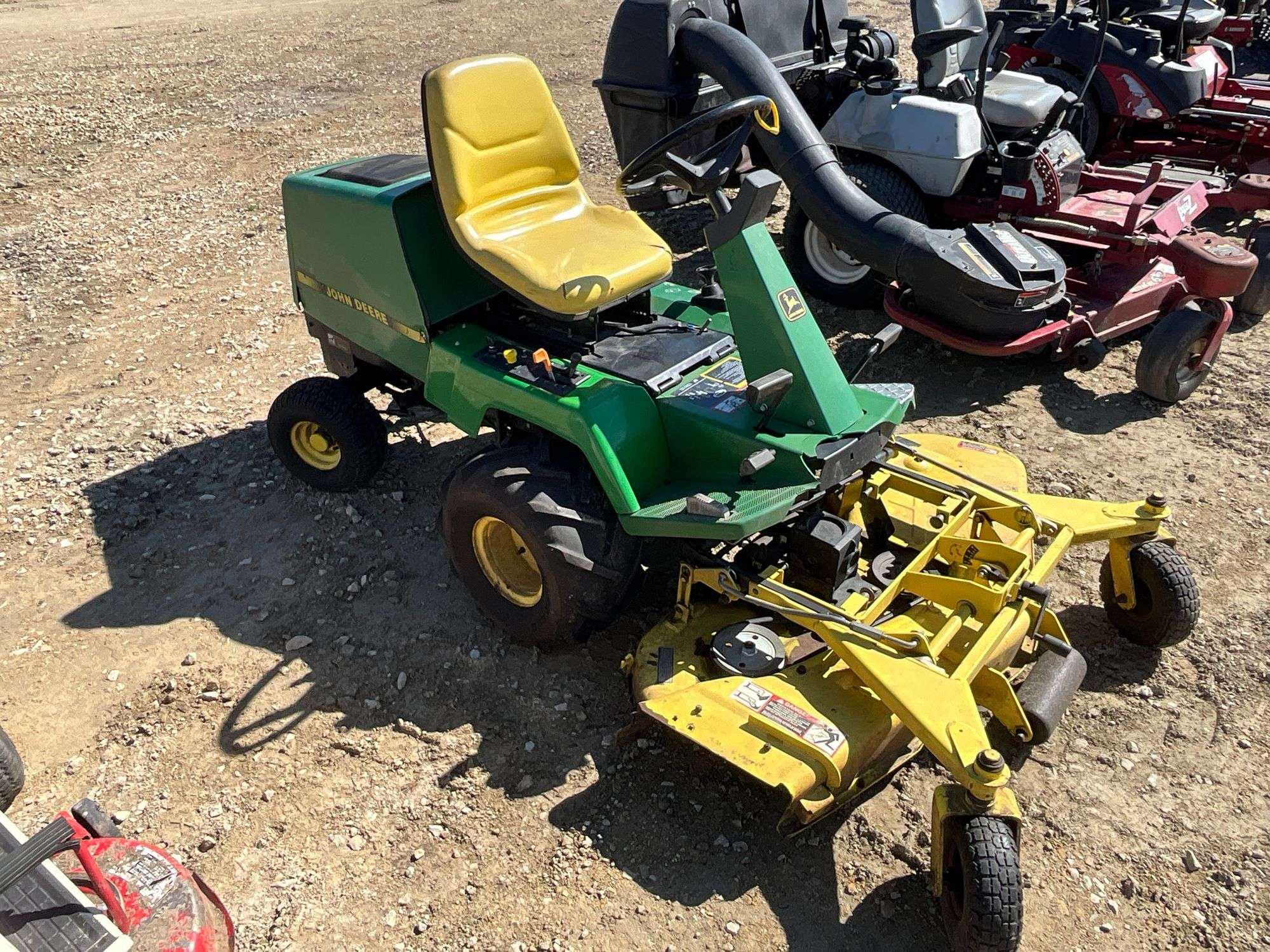 Main image John Deere F725