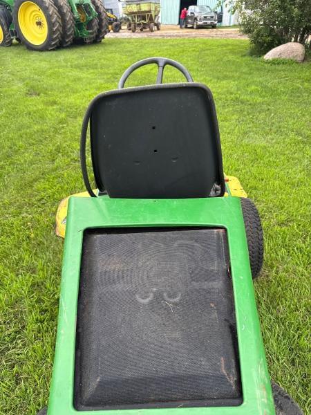 Image of John Deere F725 equipment image 3
