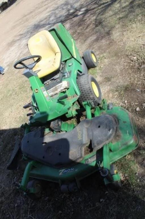 Main image John Deere F735