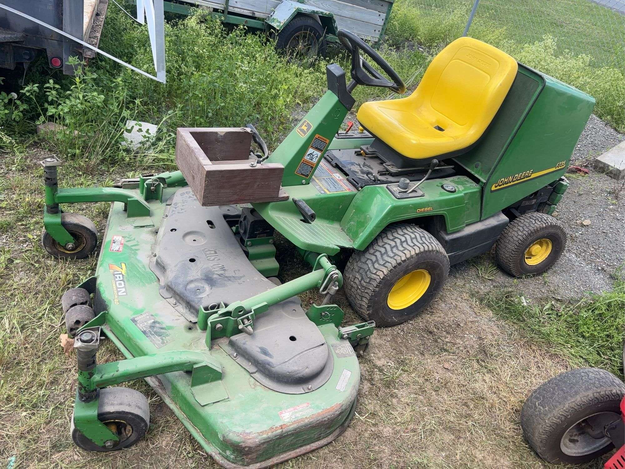 John Deere F735 Equipment Image0