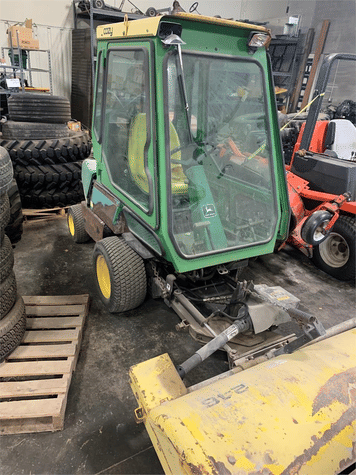 Main image John Deere F910