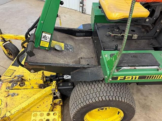 Image of John Deere F911 equipment image 3