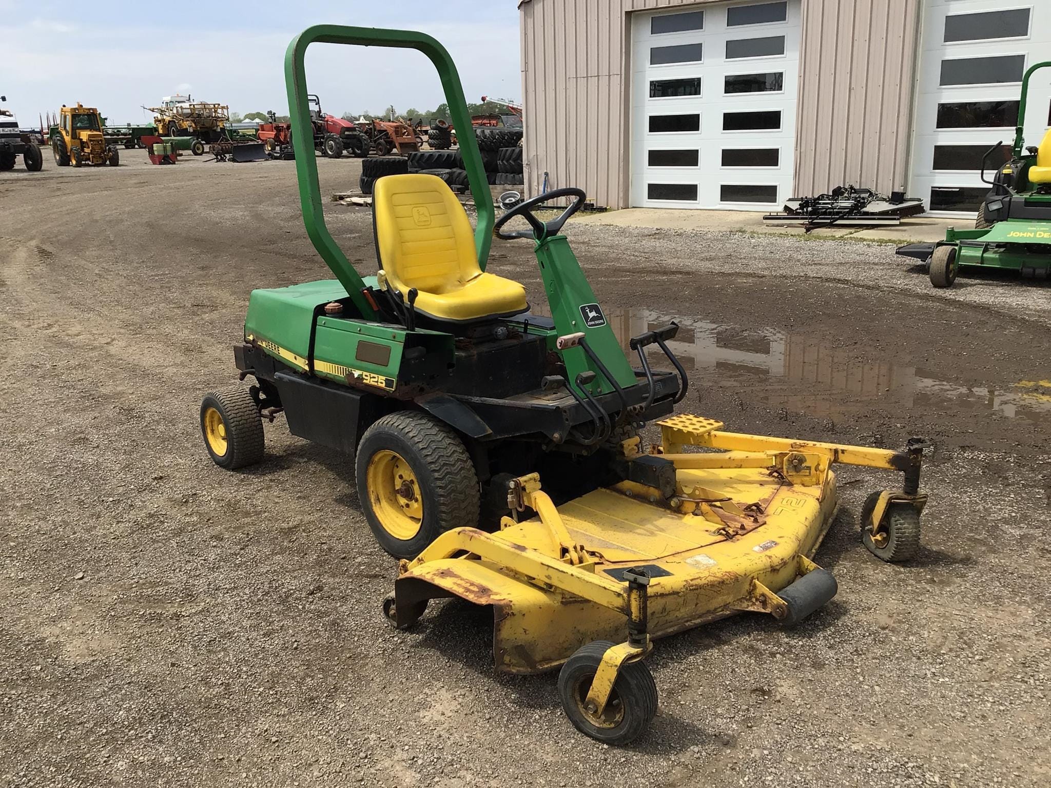 John Deere F925 Equipment Image0
