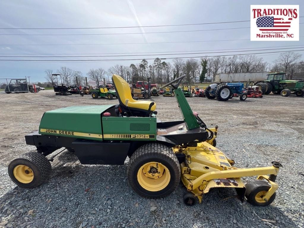 Main image John Deere F925