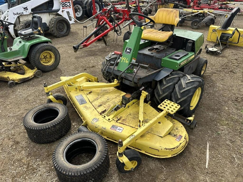 John Deere F930 Equipment Image0