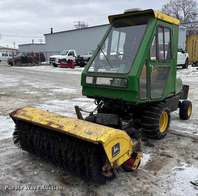 Image of John Deere F932 Primary image