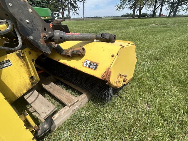 Image of John Deere F935 equipment image 4