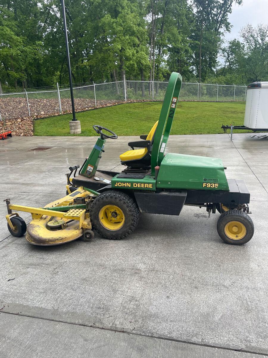 Image of John Deere F935 Primary image