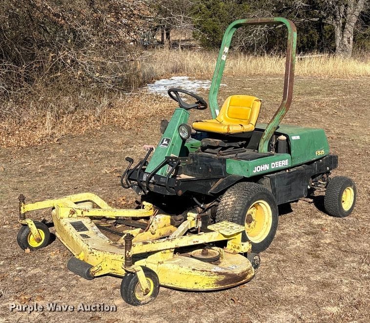 John Deere 935 Equipment Image0