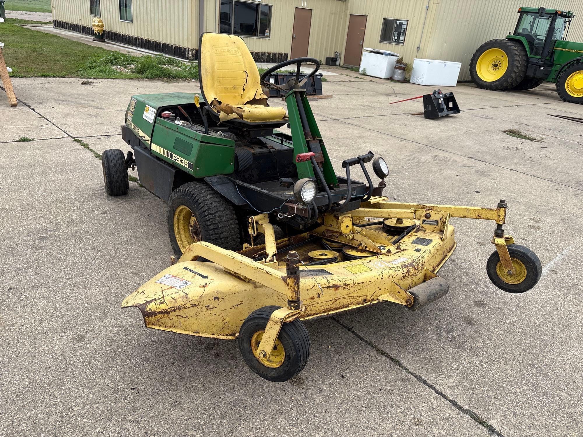 John Deere F935 Equipment Image0