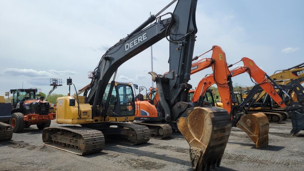 Main image John Deere 225D