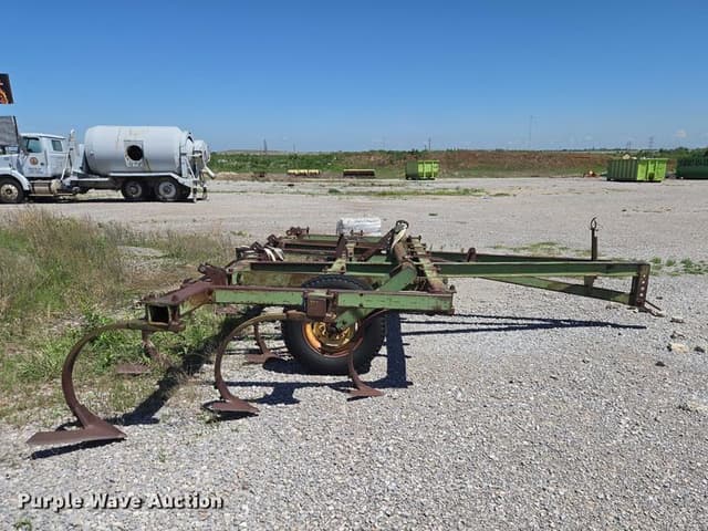 Image of John Deere 100 equipment image 3