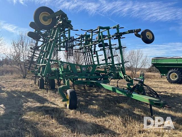 Image of John Deere 2210 equipment image 1