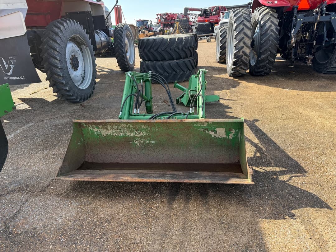 Image of John Deere 520 Image 0