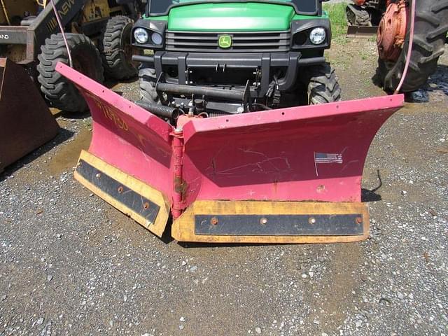 Image of John Deere Gator equipment image 3