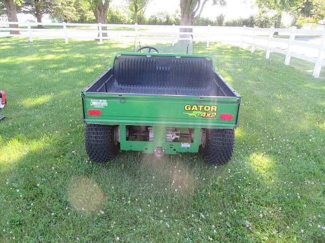 Image of John Deere Gator 4X2 equipment image 3