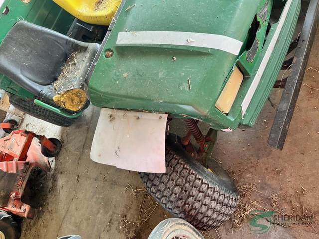 Image of John Deere Gator 4X2 equipment image 3