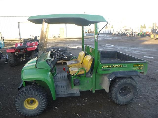 Image of John Deere Gator equipment image 4