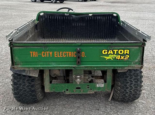 Image of John Deere Gator 4X2 equipment image 4