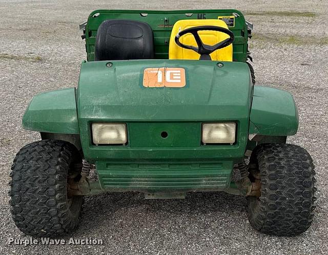 Image of John Deere Gator 4X2 equipment image 1