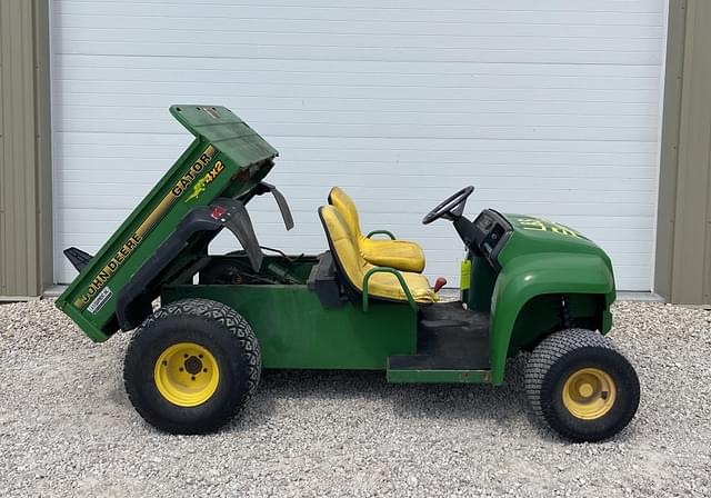 Image of John Deere Gator 4X2 equipment image 3