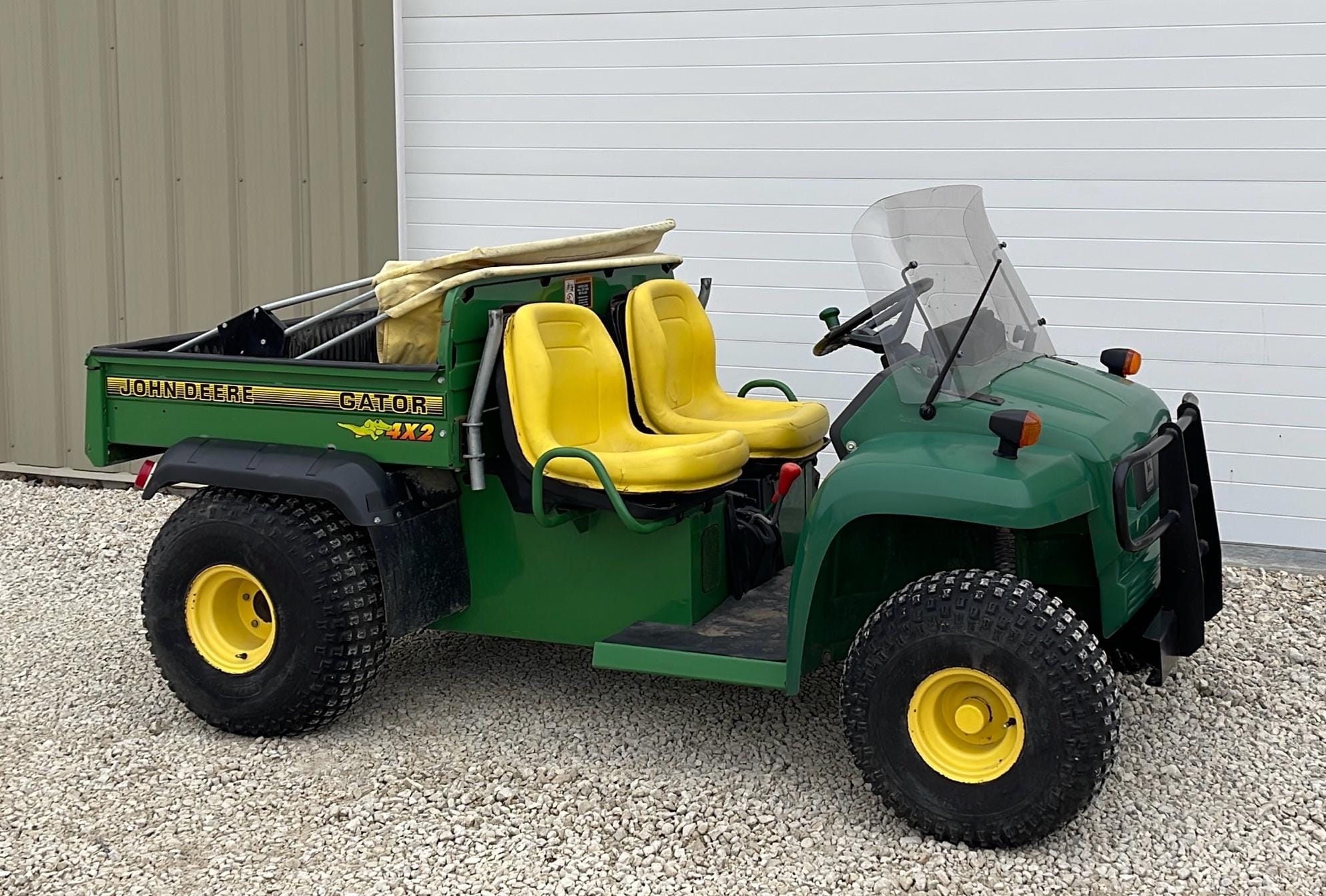 Main image John Deere Gator 4X2