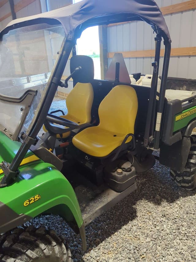 Image of John Deere XUV 625i equipment image 3