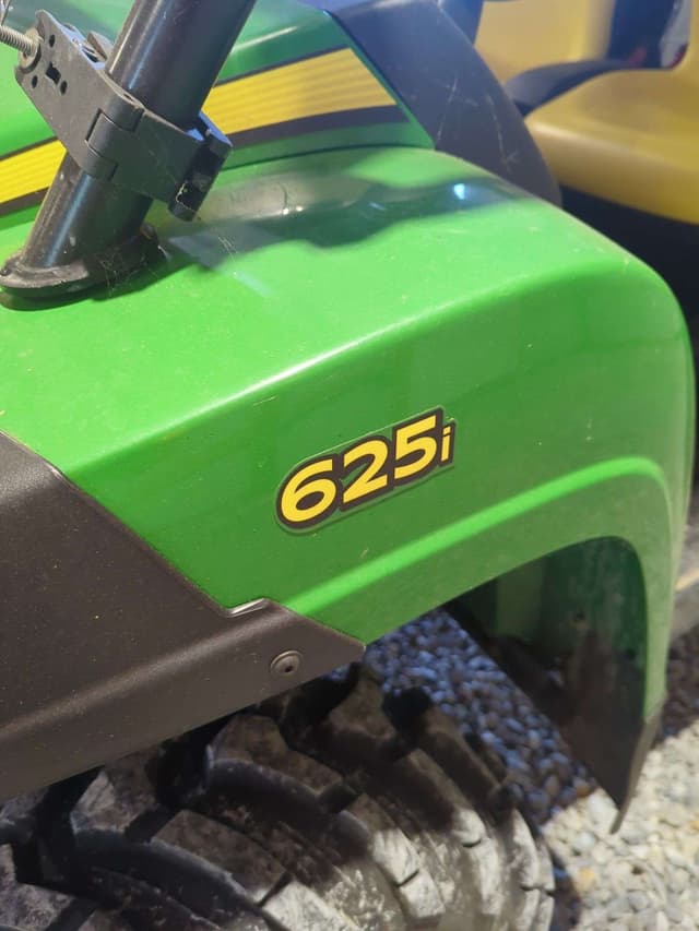 Image of John Deere XUV 625i equipment image 2