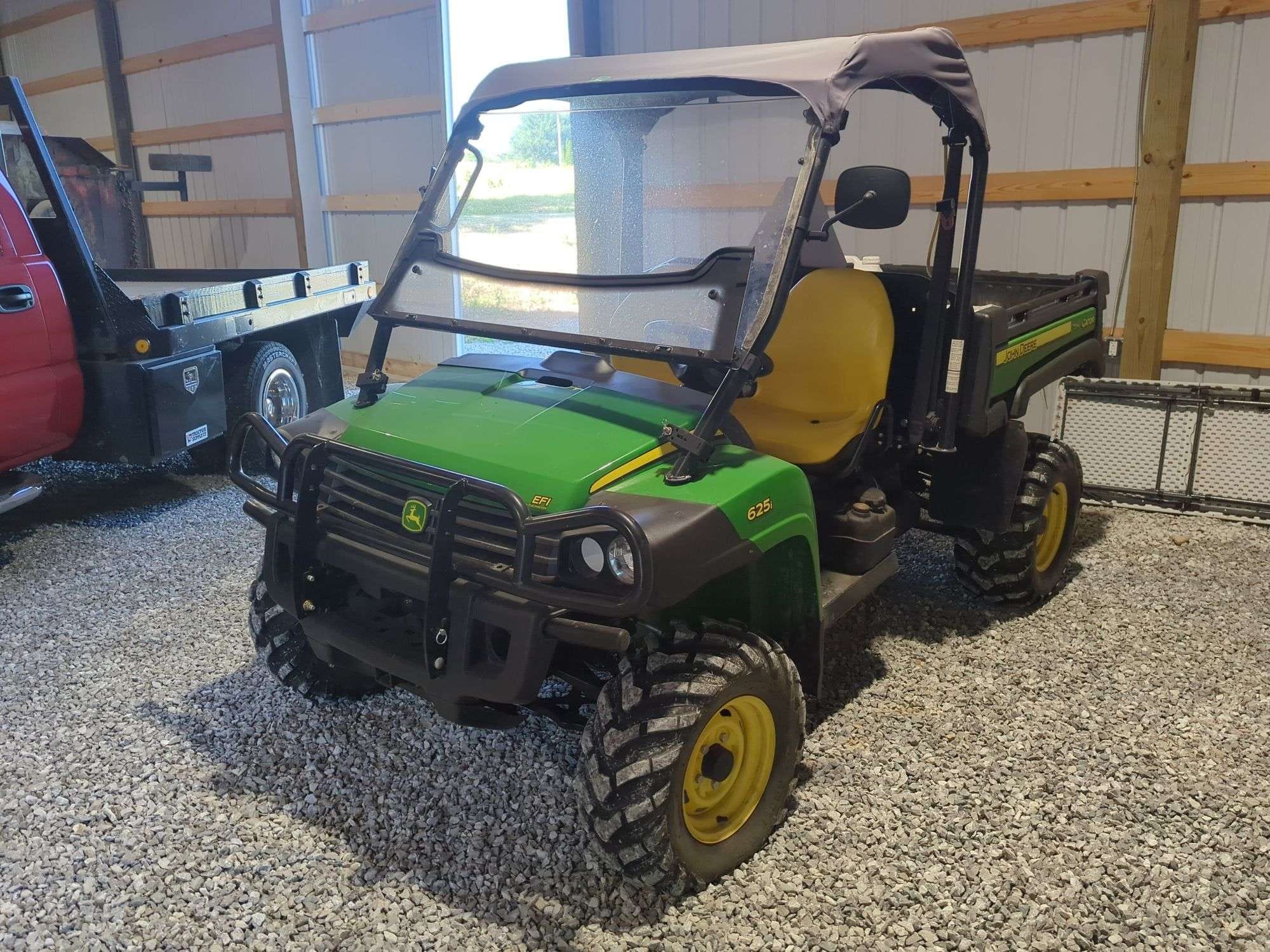 John Deere XUV 625i Equipment Image0