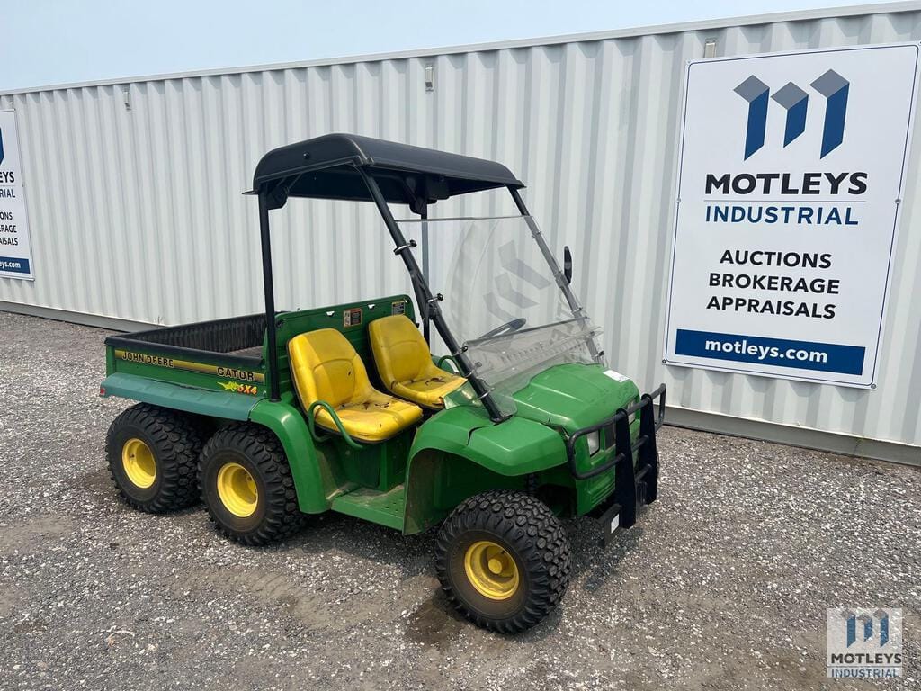 Main image John Deere Gator 6x4