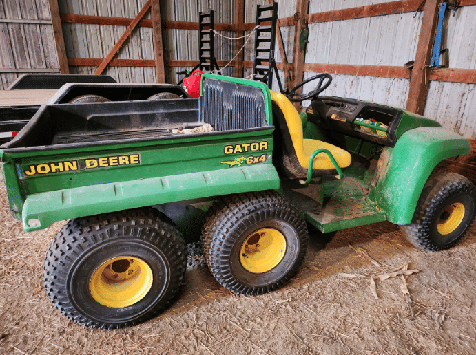 Main image John Deere Gator 6x4