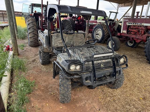 Image of John Deere Gator 825 equipment image 1