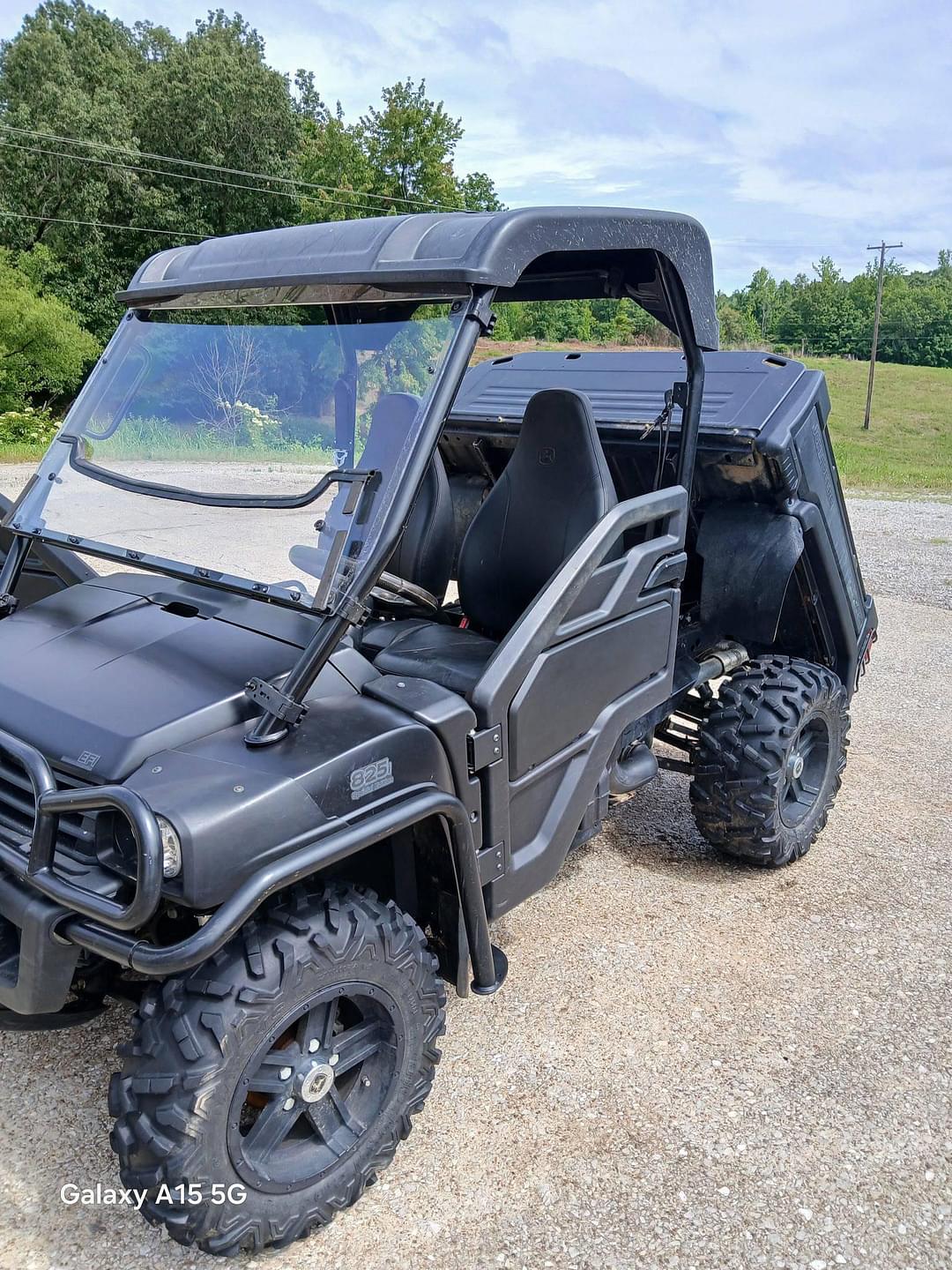 Image of John Deere Gator 825 Primary image