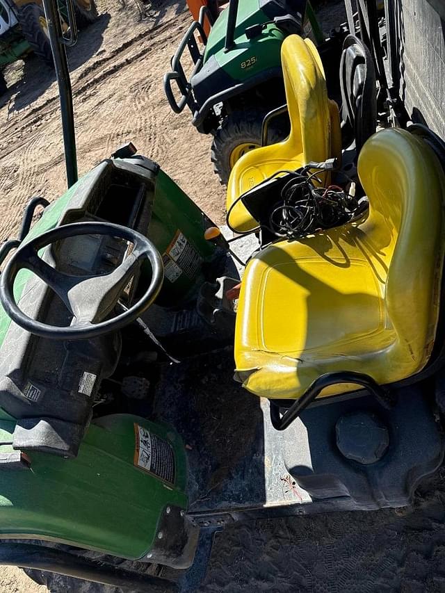 Image of John Deere Gator XUV 825i equipment image 3