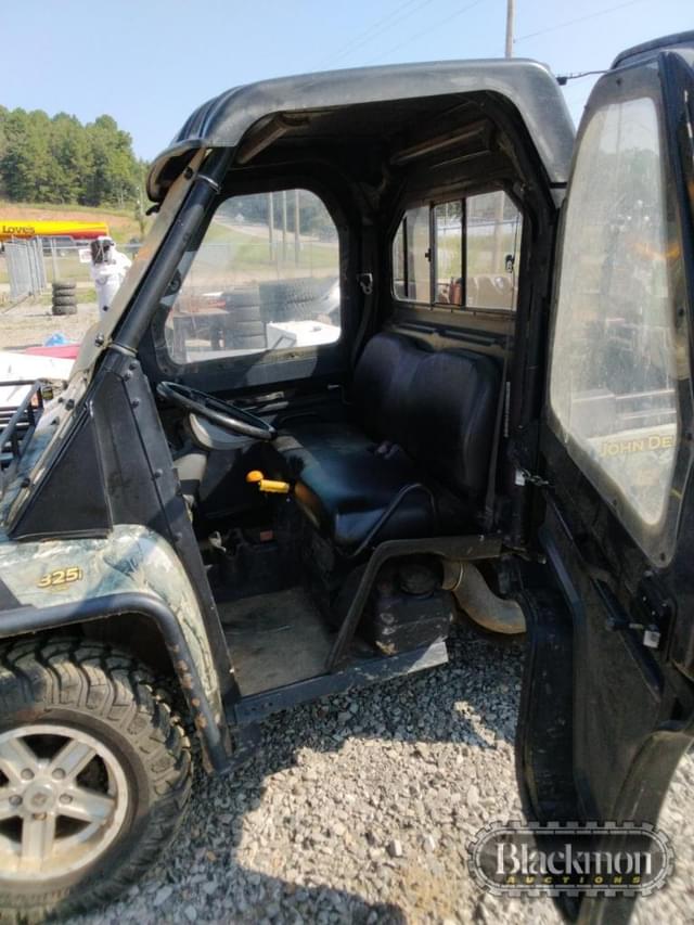 Image of John Deere Gator XUV 825i equipment image 3