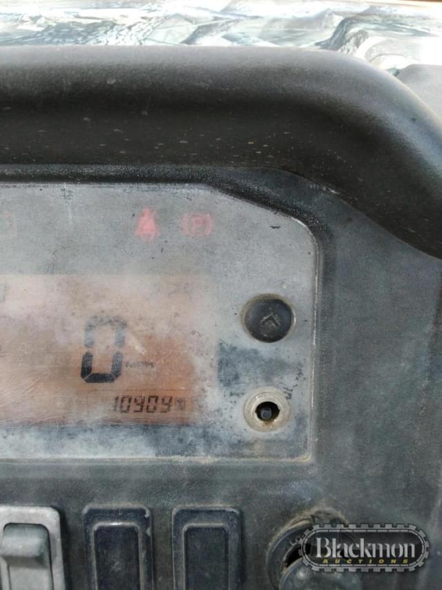 Image of John Deere Gator XUV 825i equipment image 4