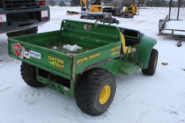 Image of John Deere Gator equipment image 4
