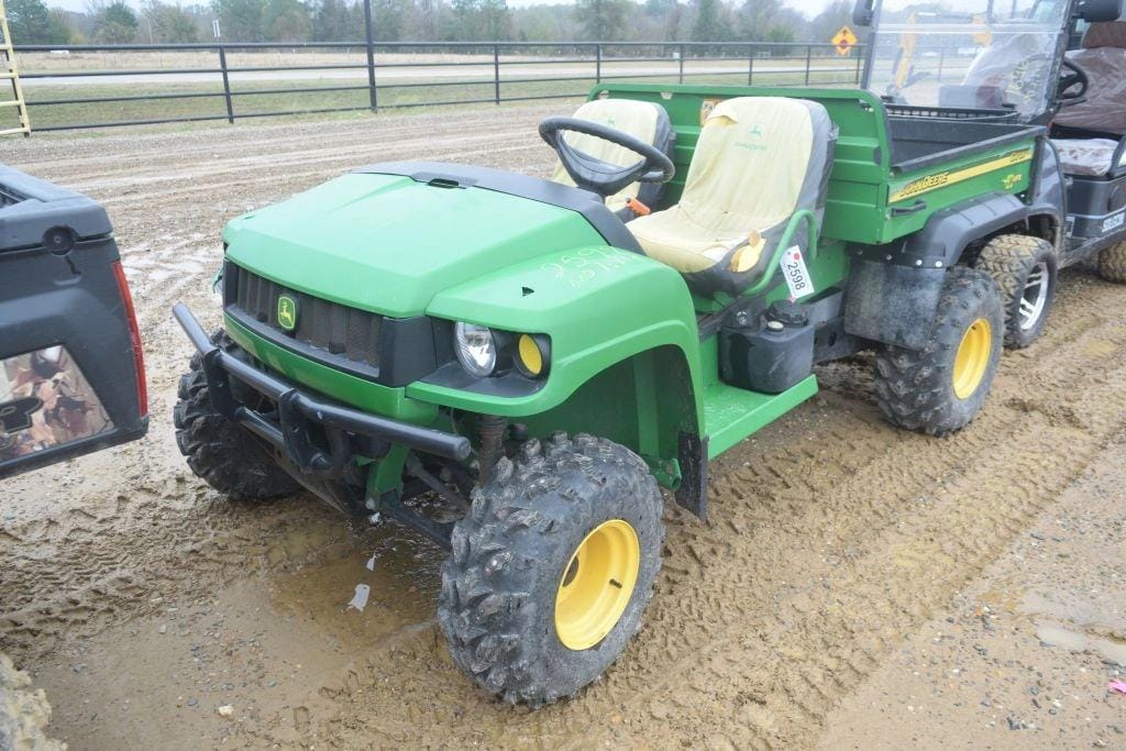 John Deere Gator HPX Equipment Image0