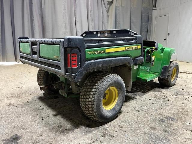 Image of John Deere Gator TE 4x2 equipment image 4