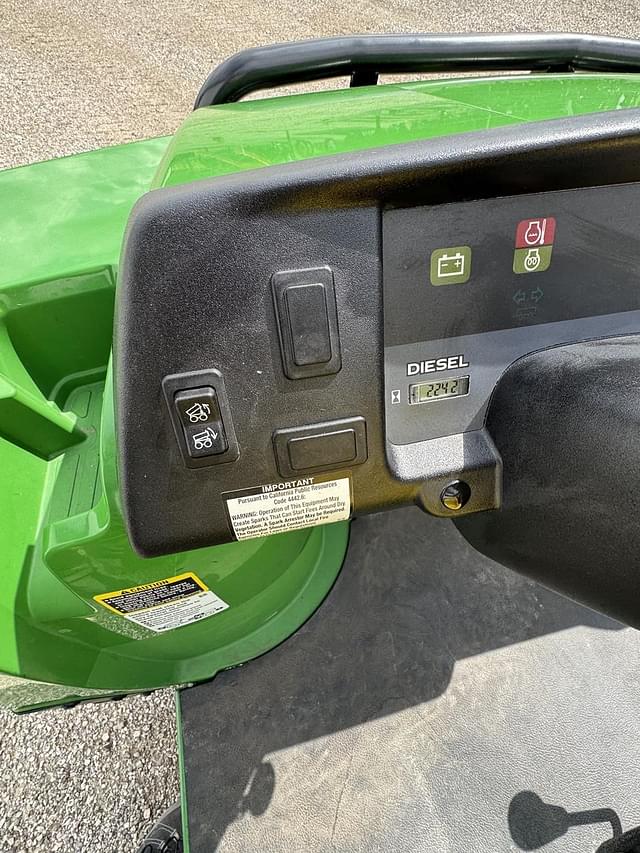 Image of John Deere Gator TH 6x4 equipment image 4
