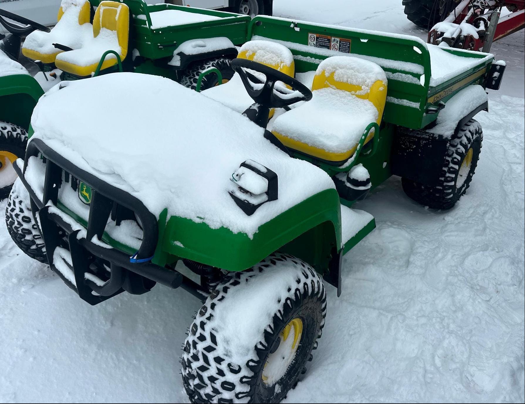 John Deere Gator TS 4x2 Equipment Image0