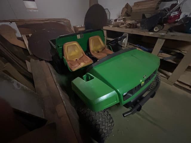 Image of John Deere Gator TS equipment image 2