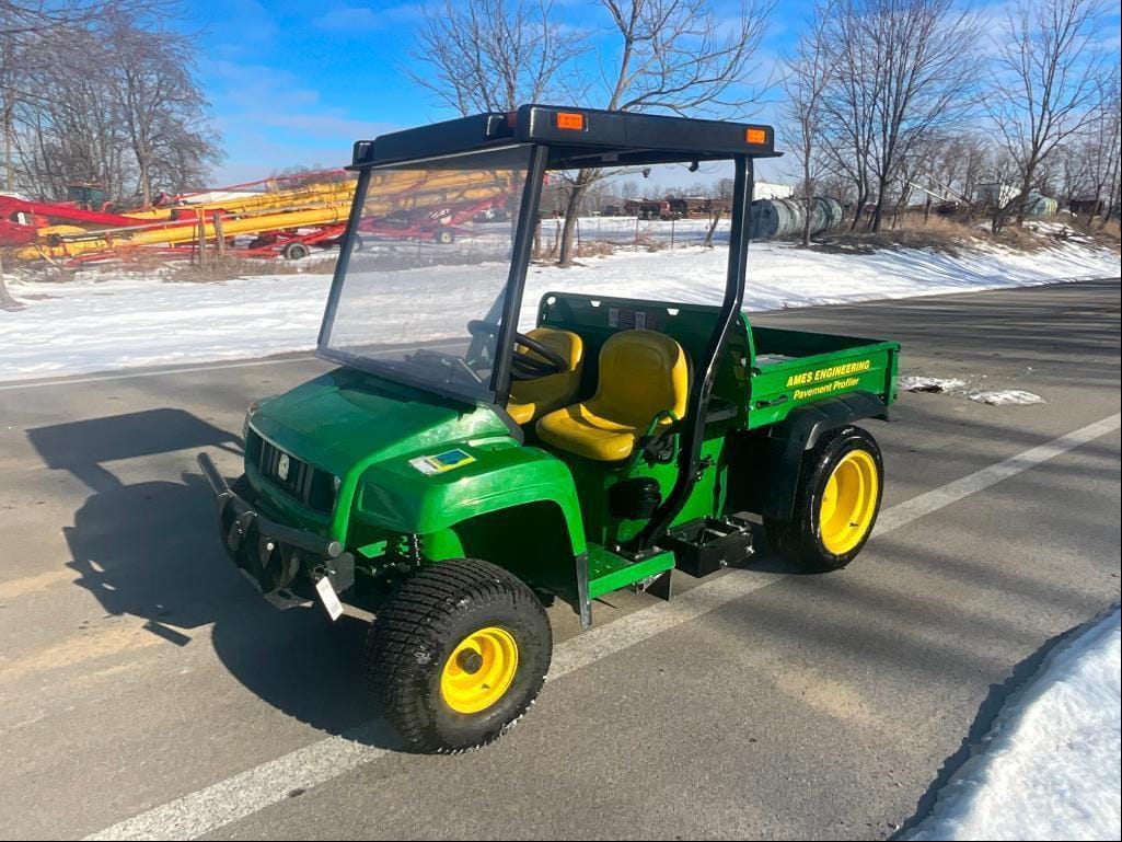 John Deere Gator TS 4x2 Equipment Image0