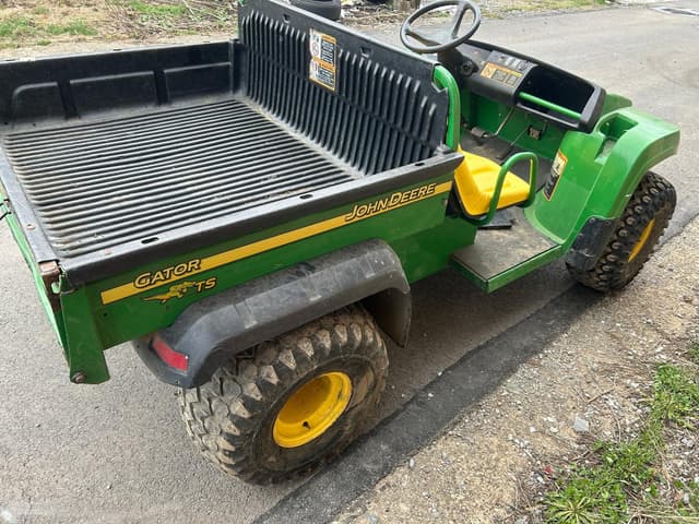 Image of John Deere Gator TS equipment image 3